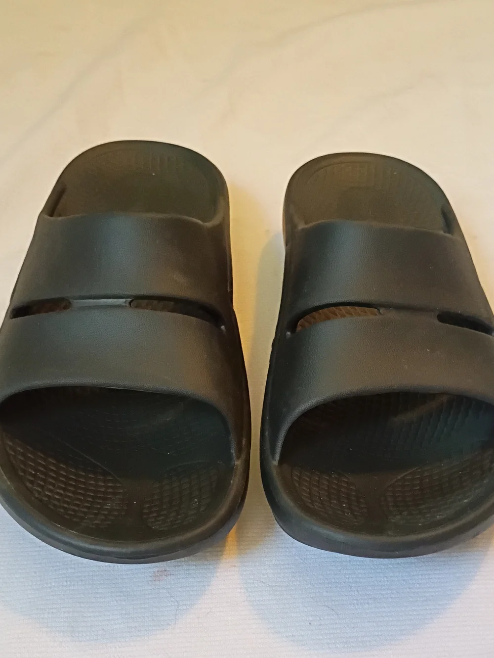 OOFOS Women’s OOlala Slide Sandals - Black